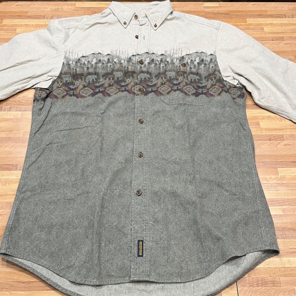 Vintage Woolrich Flannel Button Down Shirt Nature Bear Tree Print Mens Medium - Picture 3 of 10